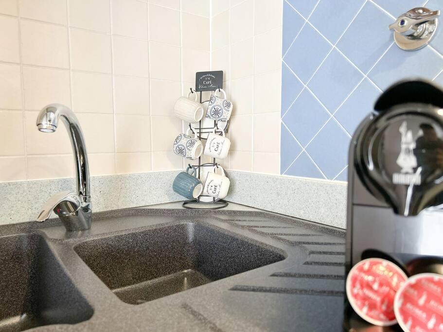 Apartamento Elegante Mansarda 300Mt Dal Mare - Centro - Wifi Savona Exterior foto